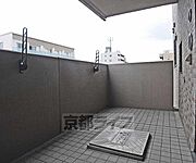 広いバルコニーです。