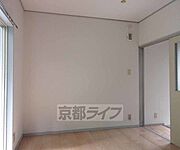 通風のいい洋室です