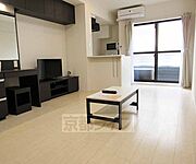 広々とした白いお部屋です