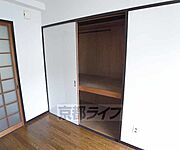 押入れサイズで広々たっぷり収納