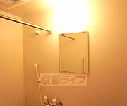 鏡が付いていますので身だしなみもバッチリです。