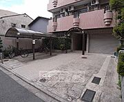 建物入り口部分です。
