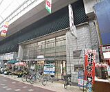 京都銀行 伏見支店まで157m 大手筋商店街内の京都銀行です。最寄は伏見桃山駅です