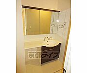 テーブルが便利な洗面台
