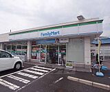 ファミリーマート太秦森ヶ東町店まで206m 天神川御池を北へ向かった先にあります。横にドラッグストアがあります。