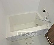 四角い浴槽がかわいいですね～