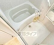 清潔感のあるバスルームです・