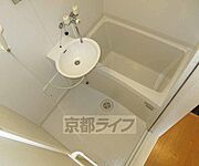 コンパクトなお風呂です。