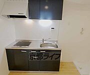 スッキリ広めのキッチンです。