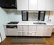 大きなシステムキッチンです