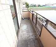 西向きのバルコニーです。