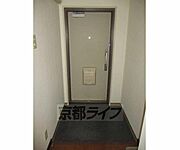 玄関入ってすぐのお部屋です