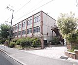 深草中学校まで491m 活気のある中学校です。