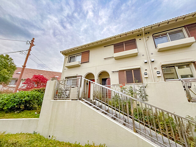 外観 タウンハウス鶴牧4　9号棟 1階/-