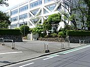 昭島市立拝島中学校まで約611m