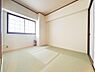 子供部屋：高い天井のゆったりとした空間です。床の間からは和の風情を感じます