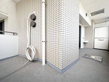 暖かな日差しと心地よい風が、洗いたての洗濯物に爽やかな香りをまとわせ、パリッと気持ちよく乾かしてくれます。