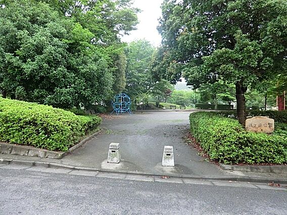 鶴ヶ峰公園まで...