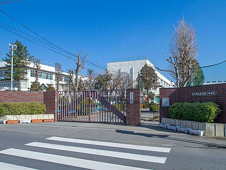 立川市立第二中学校 700m