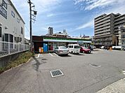 ファミリーマート秀栄多摩落合店まで約450m