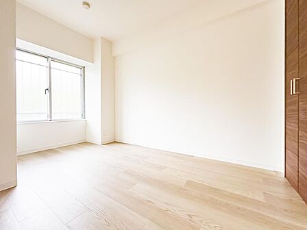 子供部屋や書斎、テレワークルームなどにするにも丁度良い広さの約4.6帖の居室。使い方は貴方次第です。2026/9/3撮影