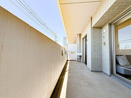 リビングと繋がる11平米の開放空間。資産価値ある第二のリビングが、家族の日常に上のゆとりを。