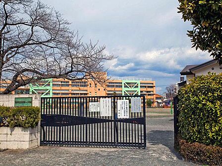 日野第一小学校まで約1900m
