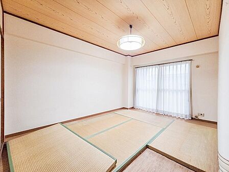 このお部屋はリフォーム予定です。新しい内装や設備で、さらに魅力的な住まいになるよう準備を進めています。完成後の住み心地にぜひご期待ください。