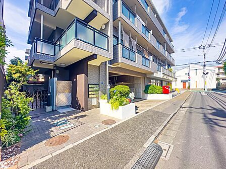 外観は落ち着いた配色のシンプルイズベストな飽きのこないデザインです。2026/6/1撮影