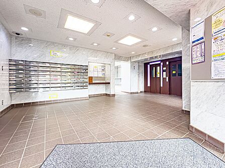 趣のあるエントランススペースの様子。マンションの顔とも言うべき場所です。2026/6/13撮影