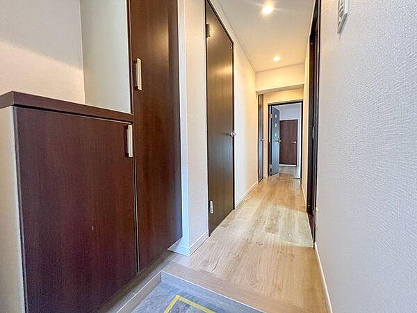 玄関を拡大表示