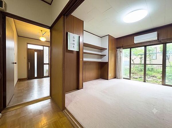玄関を拡大表示