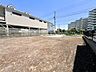 その他：駅徒歩7分、建築条件なし、約60坪の整形地という魅力が揃った売地です。交通・買い物の利便性を享受しながら、家族の希望を反映した住まいを建築できる、可能性豊かな場所です。