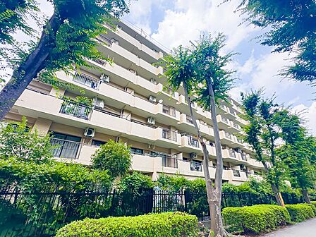 お部屋は、日当たり・通風・眺望が良好な6階の角部屋です。室内は大変綺麗にお使いです。2026/7/16撮影