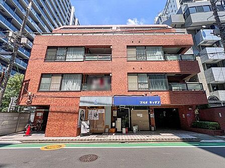 「駅チカの利便性を享受」京王線「府中」駅徒歩4分の快適アクセス。総戸数47戸のレジデンスです。