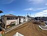 周辺：ここから見渡すと澄み渡る青い空に、心地よい風と暖かい日差しが駆け巡ります。