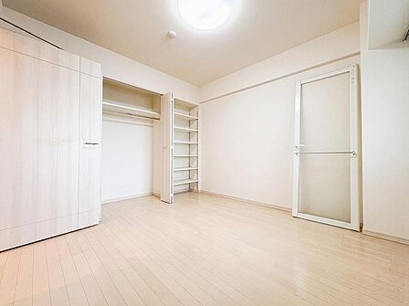 このお部屋はリフォーム予定です。新しい内装や設備で、さらに魅力的な住まいになるよう準備を進めています。完成後の住み心地にぜひご期待ください。