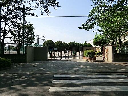 立川市立立川第六中学校まで約150m