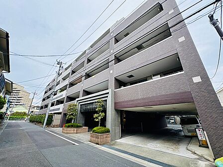京王八王子駅まで徒歩11分。周辺は落ち着いた住環境で、のびのびと新生活をスタートできます。