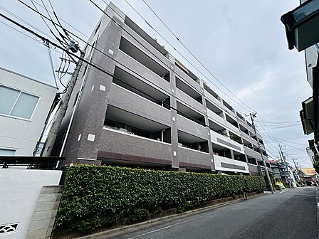 京王八王子駅まで徒歩11分。周辺は落ち着いた住環境で、のびのびと新生活をスタートできます。
