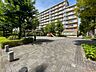 その他：お子様を安心して遊ばせられる敷地内の公園スペース！緑豊かな環境で親子のふれあいタイムも充実。