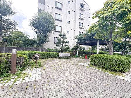 共用部のお写真です。手入れがされているので常に清潔に整えられています。