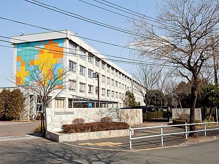多摩市立多摩永山中学校まで約960m