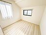 子供部屋：子供部屋や書斎、テレワークルームなどにするにも丁度良い広さの居室。使い方は貴方次第です。2026/10/1撮影