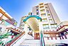 エントランス：西武新宿線「田無」駅徒歩約2分の利便性に優れた好立地マンション。南口は整備事業進行中で、広場や緑地空間の創出も計画されています。2026/10/1撮影