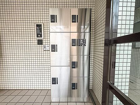 留守でも荷物が受け取れるため、再配達依頼する必要がないので待つ必要がなく時間を有効に使えます。【写真はリノベーション前です】