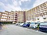 外観：スーパー・小中学校が近く、ご家族で暮らしやすい住環境でございます2026/10/3撮影