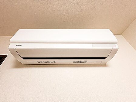 エアコンは空気を汚さず場所も取らないので、お部屋を広く使えます。設置工事などの初期費用がカットできるのは嬉しいですね。