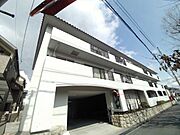 閑静な住宅街に佇む雰囲気良好のマンション