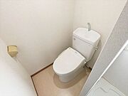ウォシュレット付きのトイレです。